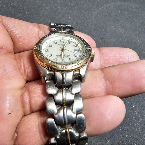 PULSAR SOLAR LADIE'S SOLAR WATCH GOlD SILVER TONE V182-0A20 FOR PARTS OR REPAIR - Picture 3 of 7